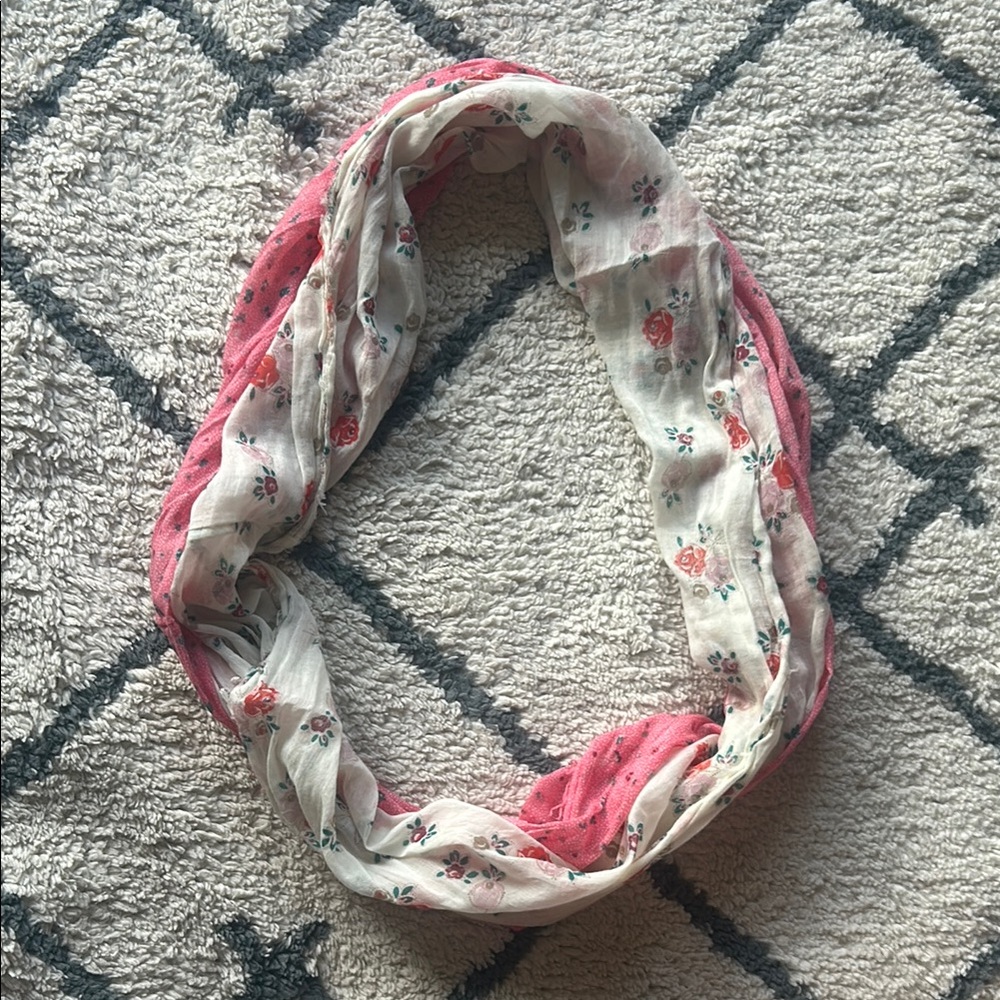 American Eagle Outfitters Pink and White Floral Scarf